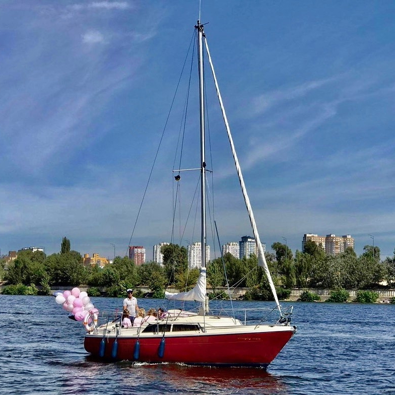 Фото арендуемой яхты Simply Red на сайте kater-yahta.com.ua