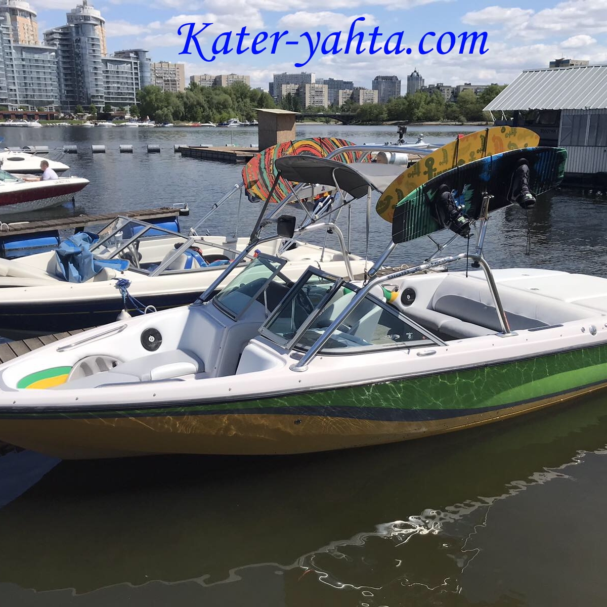 Фото арендуемой яхты Nautique-210 на сайте kater-yahta.com.ua