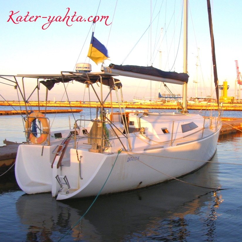 Фото арендуемой яхты Эстра на сайте kater-yahta.com.ua