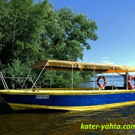 Фото арендуемой яхты Flag на сайте kater-yahta.com.ua